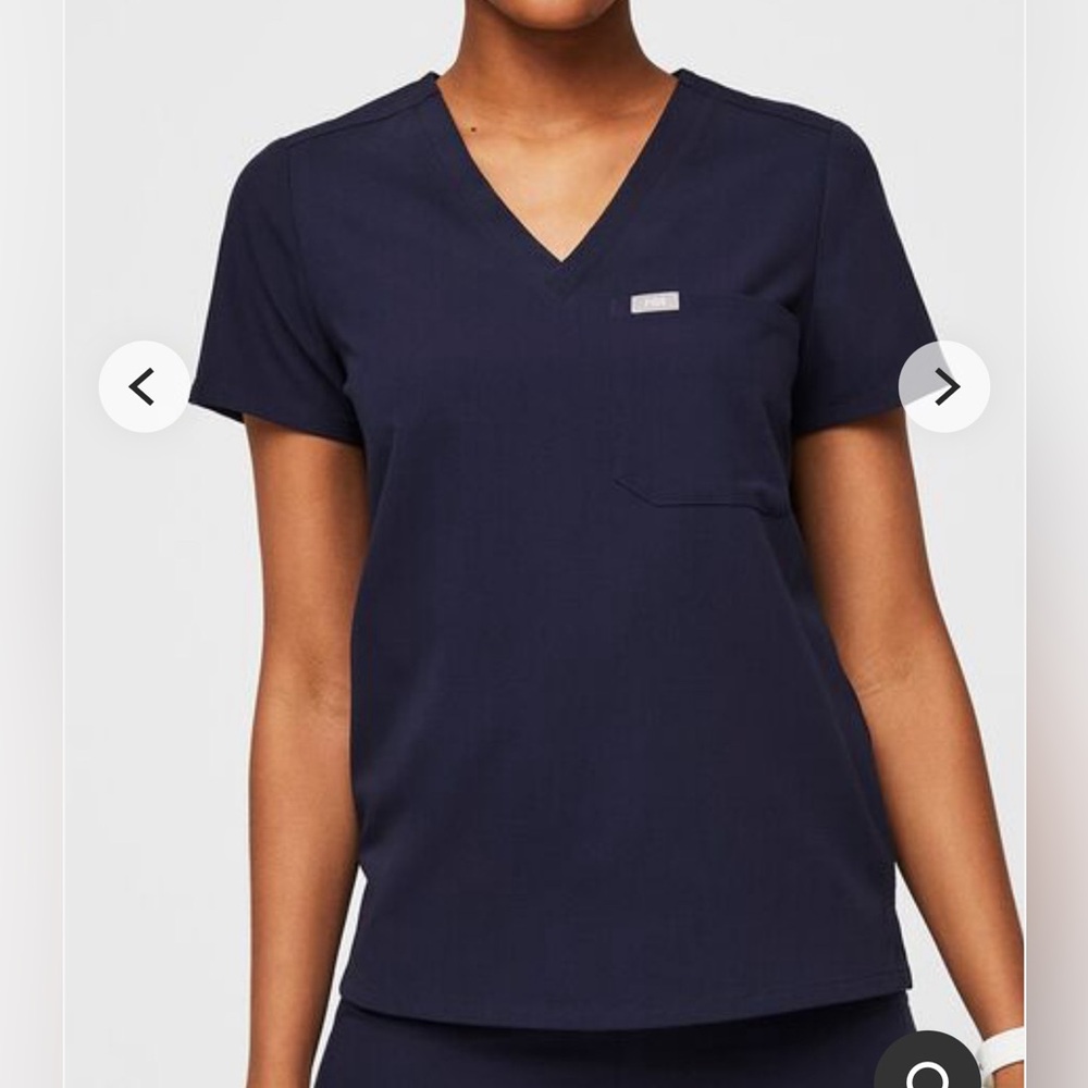 figs scrub top